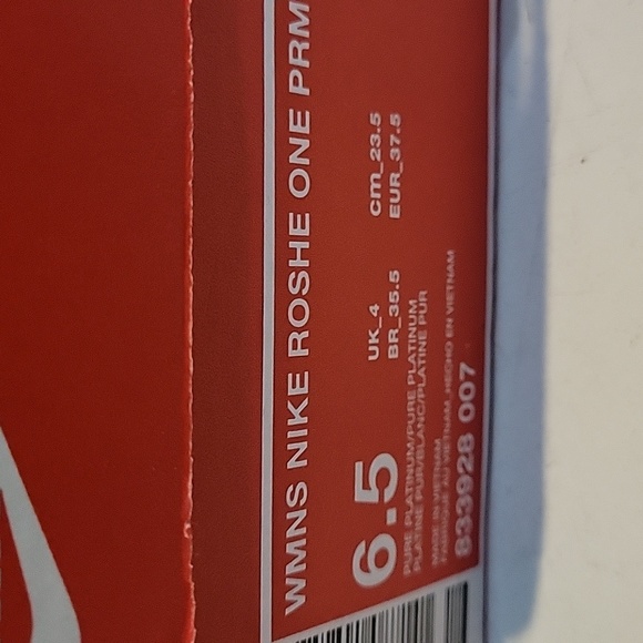 Nike Roshe One silver sneakers - Picture 4 of 4